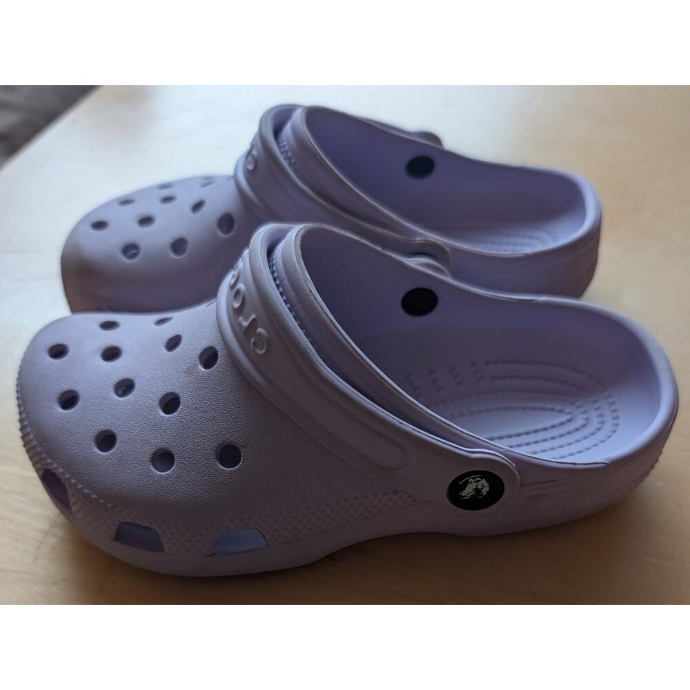🧨Girls Purple J2 Crocs - Picture 2 of 4